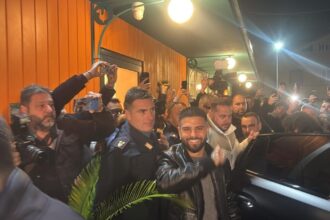 Insigne torna al Pescara dopo 14 anni, accolto da cento tifosi - Calcio
