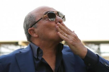 il gesto dopo la vittoria e il retroscena su Kean. Vanoli litiga con i tifosi