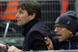 Antonio Conte risolve Inter-Napoli attaccandosi al fratello Gianluca e alla balaustra di San Siro, chi è