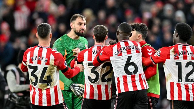 rissa sfiorata nel finale di Sunderland-Manchester City