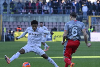 Calcio: Napoli; Neres rischia l'intervento dopo l'infortunio - Calcio