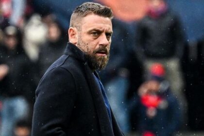 serata surreale tra polemiche, ritorno a casa e battute