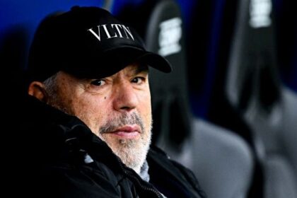 l’invasione in carrozzina, le accuse ai giocatori e la lite con Lotito