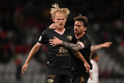 l’arbitro vede un rigore su tre e si scatena con i cartellini