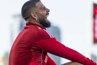 Insigne, a Pescara nel segno di Zeman, l'ultimo tiraggiro dell'ex Napoli: giocherà quasi gratis