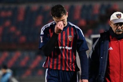 due gol annullati e rigore dubbio contro, calabresi furiosi ma protestano anche i granata