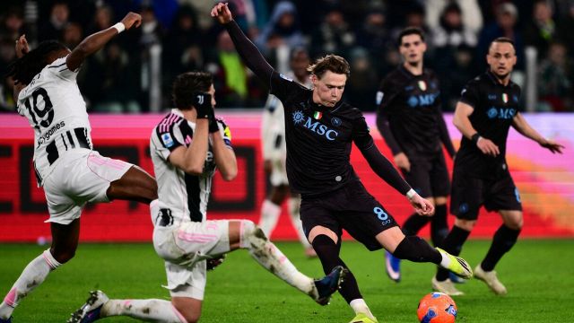 rigore solare negato, il Var in vacanza e non è l’unico errore dell’arbitro