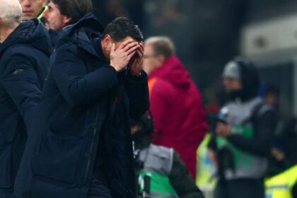 la lite con Gasperini, le polemiche, i petardi e le accuse alla Roma