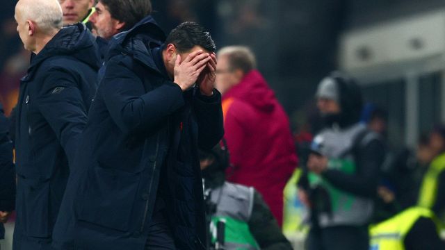 la lite con Gasperini, le polemiche, i petardi e le accuse alla Roma