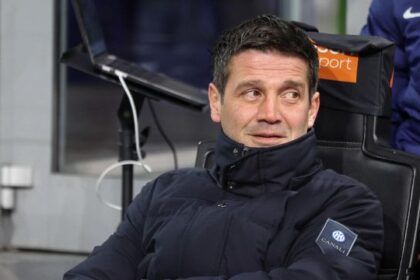 le formazioni ufficiali. Thuram, Pio Esposito, Mkhitaryan, le scelte di Chivu e Cuesta