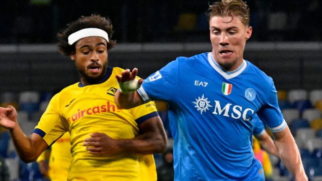 Hojlund si sveglia tardi, McTominay e Di Lorenzo salvano Conte