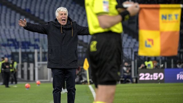 sbotta contro l’arbitro e scatena l’Olimpico. Allarme Ferguson, come sta