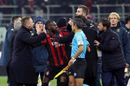 Como-Milan, tifosi rossoneri furiosi: “E’ un agguato”. La designazione di Di Paolo scatena il caos: i precedenti clamorosi