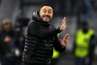 le accuse al tecnico. E anche il Manchester United lo scarica