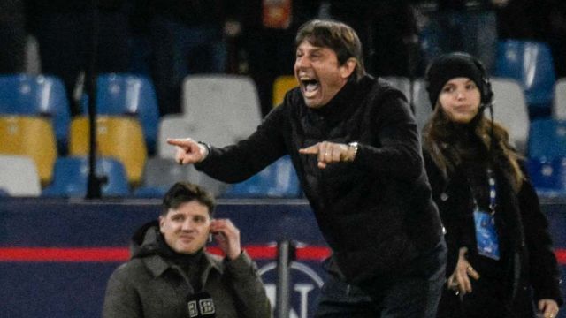 lo sfogo sul mercato e la rivelazione sull’infortunio di Di Lorenzo. E tira in ballo anche la Juve