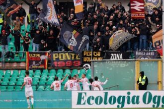 delirio sannita al 91’ nella nebbia, ospiti in dieci furiosi, succede di tutto