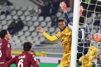 il Var condanna i granata, Zaniolo sbaglia, segna e s'arrabbia