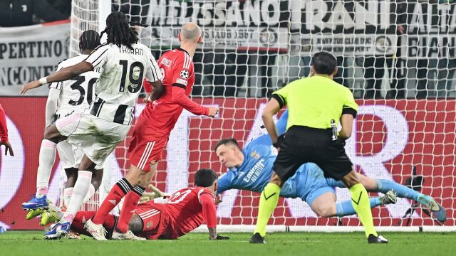 Juventus-Benfica, moviola: tutti gli errori dell’arbitro, severo solo con Madama