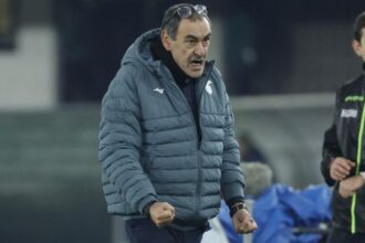 furia Sarri in tv, duri attacchi a Lotito. Proteste Verona per un rigore negato