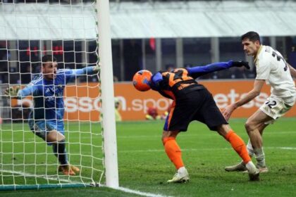 dubbi sul mani da rigore ma Pio ne chiede altri due e uno anche Zielinski, manca anche un rosso