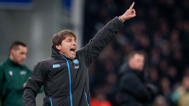 Conte tra allarme Champions e fuoco amico, l’errore di De Laurentiis sul mercato