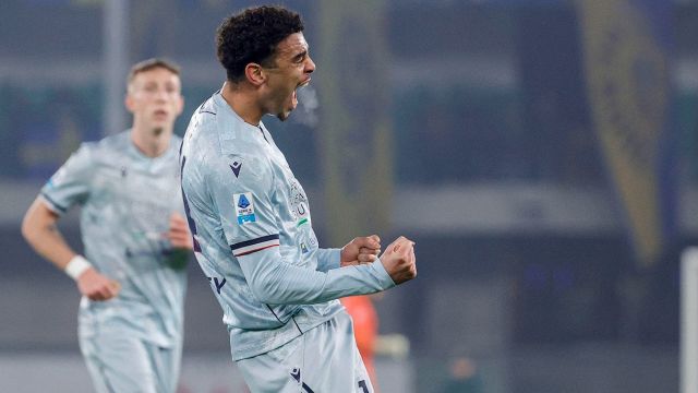 Atta fenomenale, Davis solido. Ebosse impalpabile, Orban illude