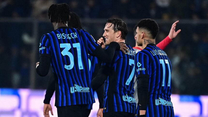 L'Inter in controllo passa anche a Cremona, paura per Audero - Calcio