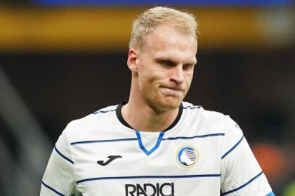 Bakker, infortunio: il difensore verso il rientro in Coppa Italia