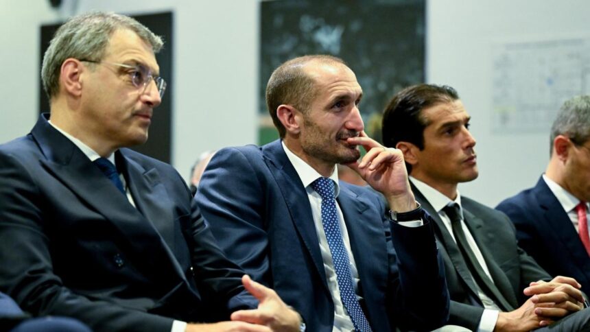 Comolli risponde a Marotta: "Chiellini talentuoso anche da dirigente"