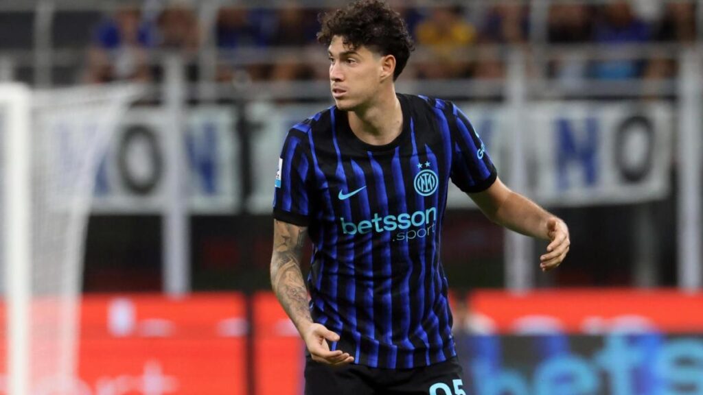 Lecce-Inter, il pubblico di casa fischia Bastoni dopo la simulazione