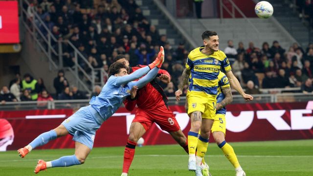 San Siro ammutolita dall'arbitro, il coraggio di Piccinini che però prende una svista