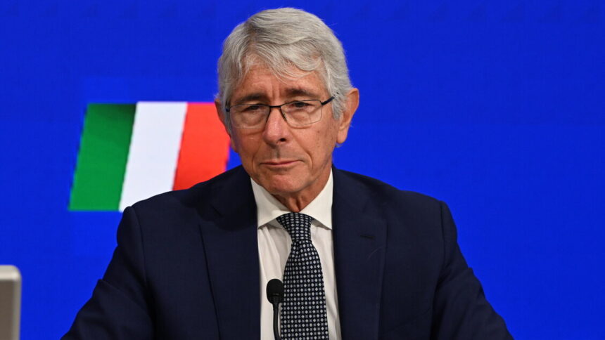 Calcio: Abodi su arbitro Di Francica aggredito, "magistrati applichino norme" - Calcio