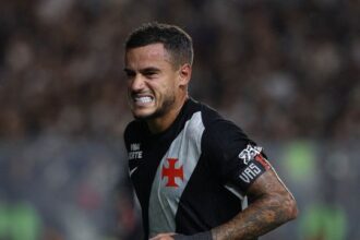 i fischi, le lacrime, la scelta drastica dell’ex Inter. La solidarietà di Neymar e Juan Jesus