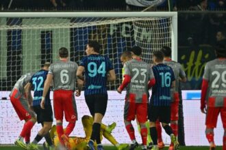 Inter, petardo in campo, arrestato ultrà, era giusto 0-3 a tavolino? Web in tilt