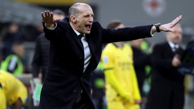 Anche il Milan ce l'ha con gli arbitri, ecco perchè! Telefonata all'Aia: c'è un dossier caldo