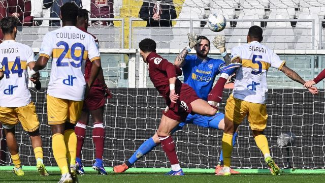 Falcone fenomeno, batte anche tecnologia gol-non gol