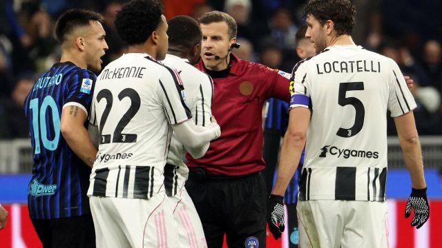 gara falsata non solo dal rosso a Kalulu, mancano due rigori e Bastoni è stato graziato