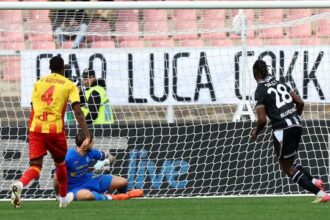 la dedica strappalacrime, il rigore delle polemiche e la rete all'89'