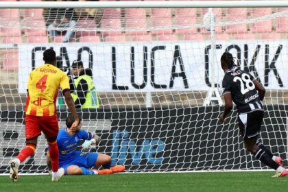 la dedica strappalacrime, il rigore delle polemiche e la rete all'89'