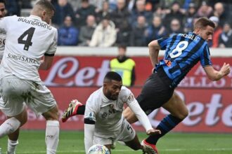 Atalanta-Napoli, rigore dato e poi tolto per fallo su Hojlund, rete annullata a Gutierrez scoppia la protesta anti-Var