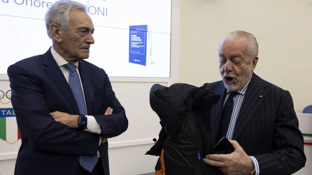 De Laurentiis chiama Gravina, Conte tace, ecco chi ci mette la faccia dopo Manna