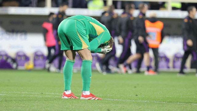 i tifosi non lo salvano più dopo l'ultima papera