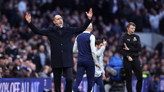 prende 4 gol e i giocatori lo ignorano in campo