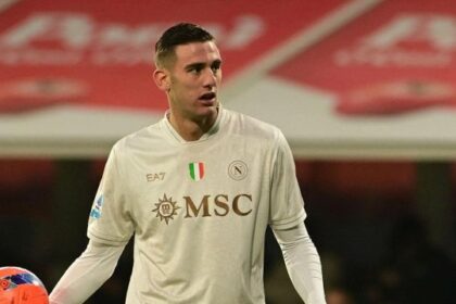 Lucca segna col Nottingham e provoca sui social i tifosi del Napoli. Rivincita anche per Lang