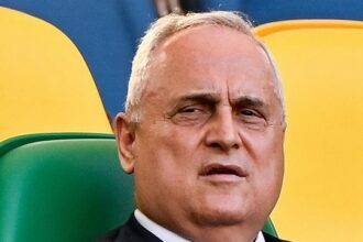 tifosi infuriati mentre i romanisti esultano