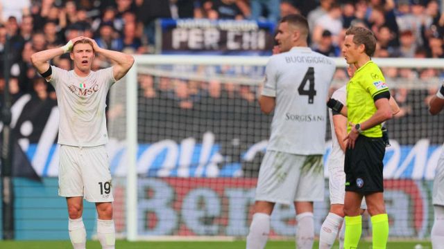 Atalanta-Napoli, la decisione su Chiffi butta benzina sul fuoco: Piccinini perdonato dopo Milan-Parma