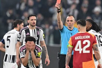 L'impulsività di Kelly ha un costo sproporzionato, i paradossi di VAR e protocollo sul rosso di Juve-Galatasaray