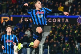 Krstovic e Zappacosta stendono i grigiorossi sempre più in crisi, Thorsby accorcia troppo tardi