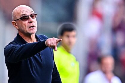 l'artista delle imprese impossibili che tutti chiamano per guarire l'ammalato