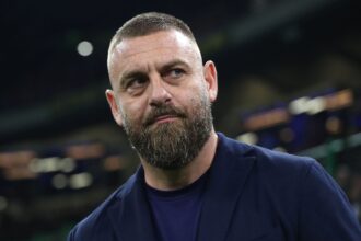 Genoa a San Siro senza tifosi: De Rossi cerca punti contro un'Inter ferita